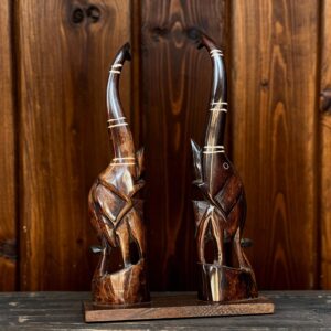 Duo de Sculptures Éléphants en Corne de Bœuf